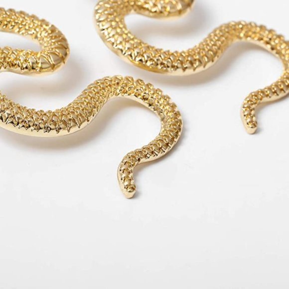 The Queen of Serpents - Anthro Earrings - Picture 5 of 5